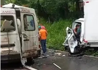 Vídeo - Ambulância de Ibirapitanga se envolve em acidente na BR-415 e deixa acompanhante em estado grave
