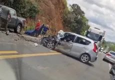 Vídeo - Colisão na BR-101 em Itabela deixa duas pessoas mortas, incluindo uma gestante