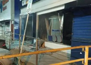 Vídeo- Criminosos voltam a explodir agencia bancária em Salvador.