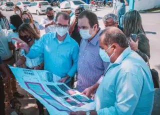 Vídeo - Deputado Sandro Régis visita obras em Teixeira de Freitas