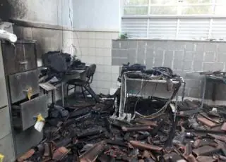 Vídeo – Escola em Lajedão tem salas e equipamentos destruídos por incêndio