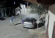 Vídeo: Homem é executado com 16 tiros após emboscada armada por adolescente