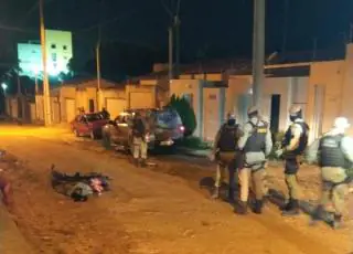 Vídeo - Ladrão azarado é baleado ao tentar assaltar policial em Teixeira de Freitas