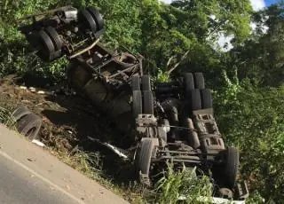 Vídeo mostra acidente que matou morador de Teixeira na BR 415