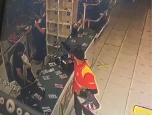 Vídeo mostra assalto á loja no Centro de Teixeira de Freitas