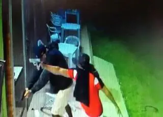 Vídeo mostra casal sendo morto a tiros em um bar de Guriri-ES