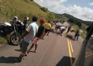 Vídeo mostra momento exato que vereador perde controle de carro e atropela grupo de motociclistas; três integrantes do grupo morreram na hora