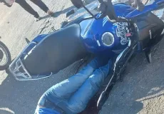 Estudante que  ia de moto para escola morre após colidir com carro, em Itamaraju; veja o vídeo