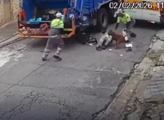 Vídeo: Pitbull ataca coletores de lixo; dois são socorridos para o hospital