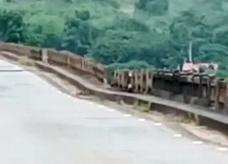 Vídeo - Ponte sobre o Rio Jequitinhonha apresenta novo risco de desabamento e população cobra soluções rápidas
