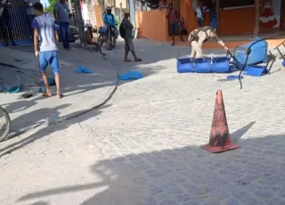 Vídeo- Revoltada com demora no atendimento mulher destrói Posto de Saúde em Trancoso