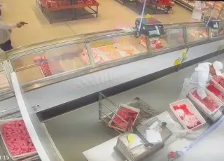Vídeo - Tentativa de homicídio dentro do Atacadista Mineirão assusta clientes e funcionários em Itamaraju