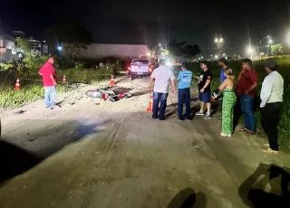 Vídeo - Vigilante  morre após colisão entre moto com caminhonete em avenida de Eunápolis