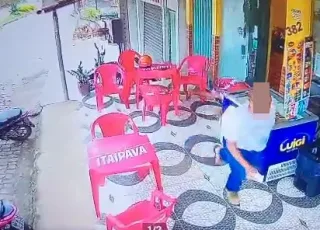 Vídeos mostram momento que filho de vereadora e amigo são baleados em Itamaraju