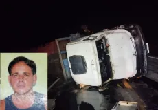 Vídeos - Motorista morre em trágico acidente na Curva da Tarifa na BR 101 próximo a Teixeira de Freitas
