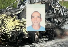 Vídeos -Motorista morre preso às ferragens após colisão violenta na BR-101 em Teixeira de Freitas