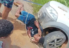 Vídeos -Motorista vítima de sequestro domina um dos bandidos no interior da Bahia, o outro criminoso fugiu