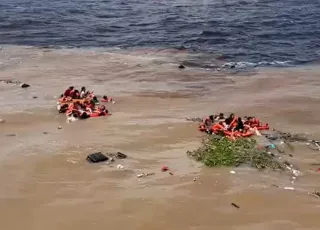 Vídeos: Naufrágio deixa dois mortos e sete desaparecidos próximo a Manaus; buscas seguem neste sábado