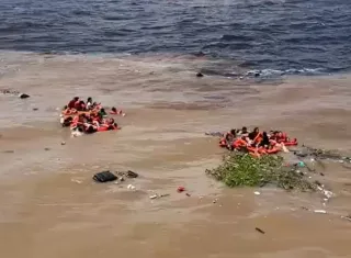 Vídeos: Naufrágio deixa dois mortos e sete desaparecidos próximo a Manaus; buscas seguem neste sábado