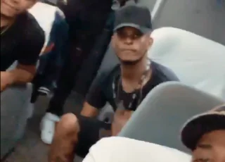 Vídeos- Ônibus da banda 