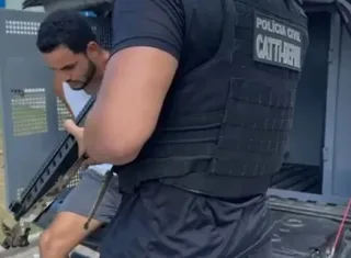 Vídeos: Operação Cultivo Ilegal desarticula estufa de maconha em Porto Seguro