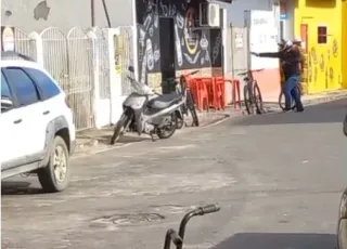 Vídeos registram ataque a tiros em restaurante de Caravelas em briga familiar