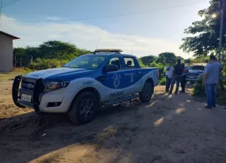 Vigilante é preso por furtar bateria de ônibus escolar
