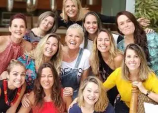 Xuxa reencontra paquitas da 1ª geração: 'Onde tudo começou'