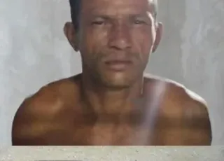 “Zé Grude” é preso após agredir companheira com um facão e ameaçá-la com faca durante briga de casal, em Itamaraju
